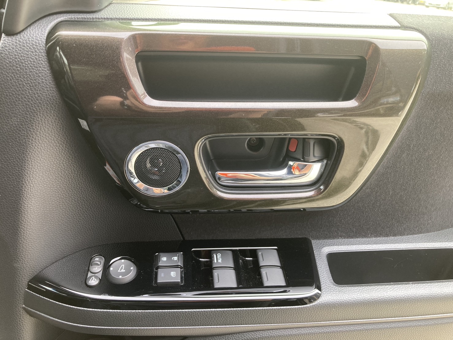 ホンダ N-BOX 660 カスタムG Lパッケージ