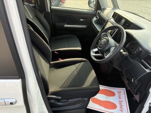 トヨタ ルーミー 1.0 カスタム G_12