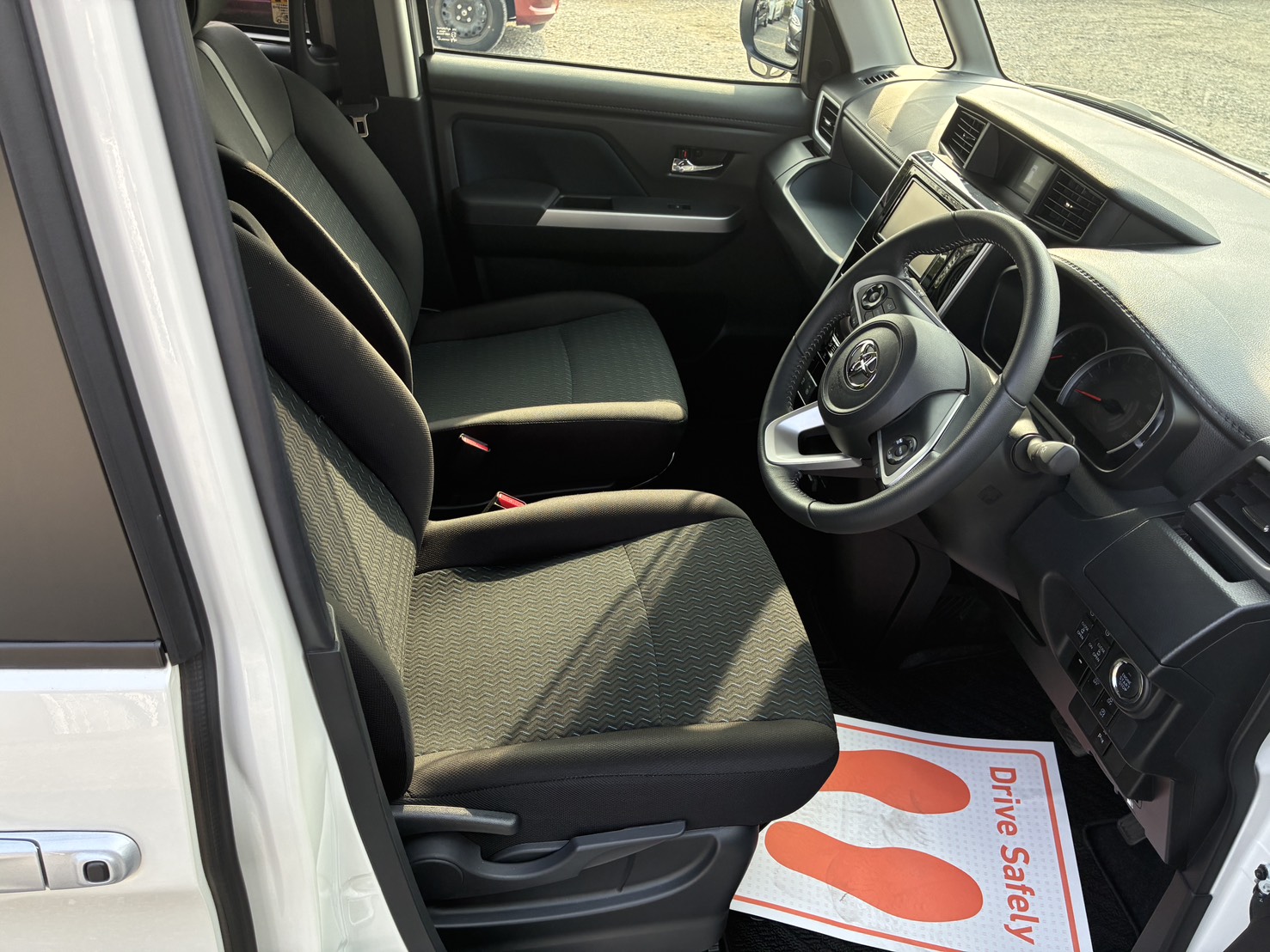 トヨタ ルーミー 1.0 カスタム G