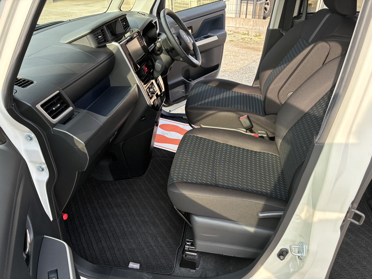 トヨタ ルーミー 1.0 カスタム G