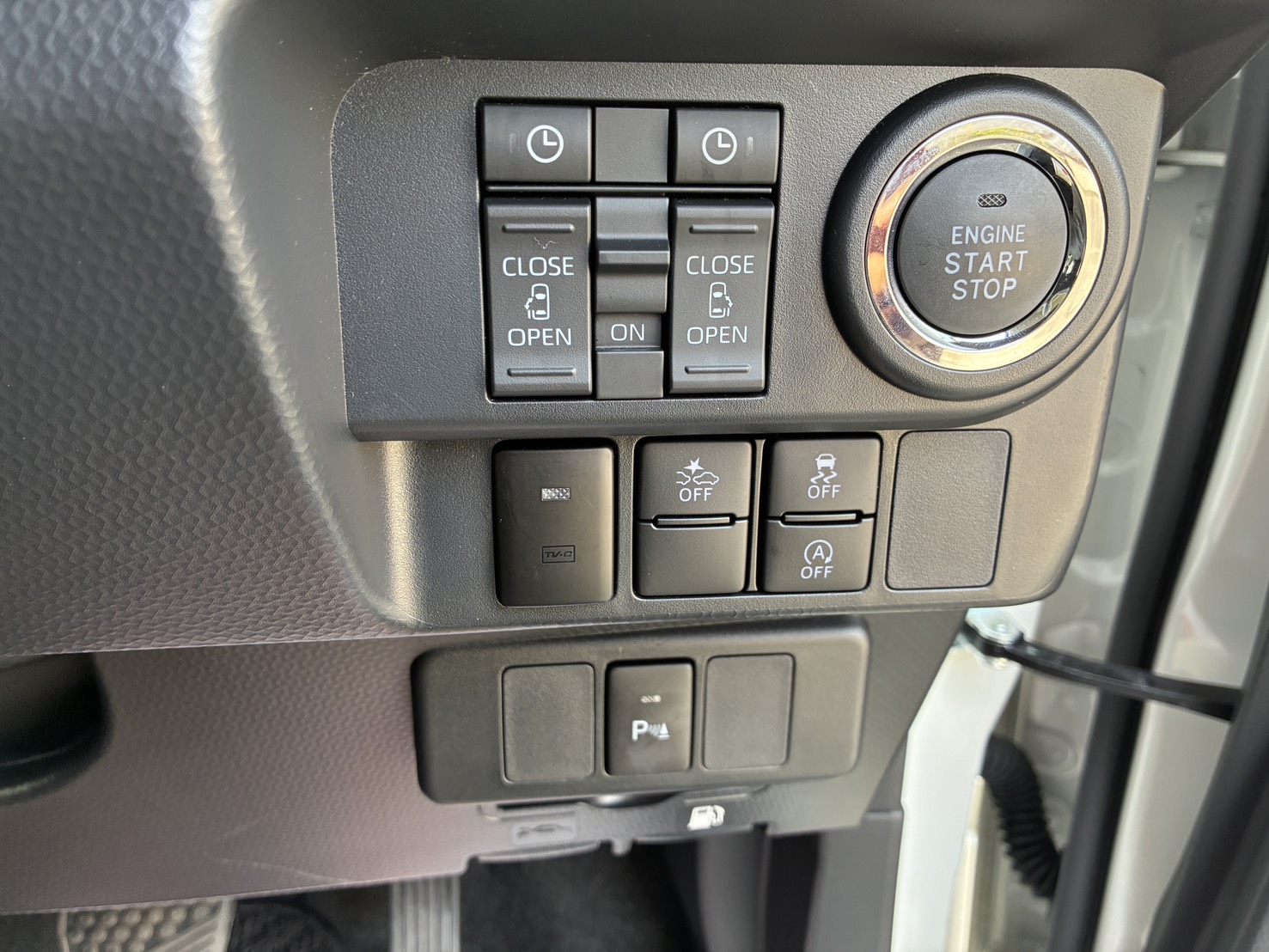 トヨタ ルーミー 1.0 カスタム G