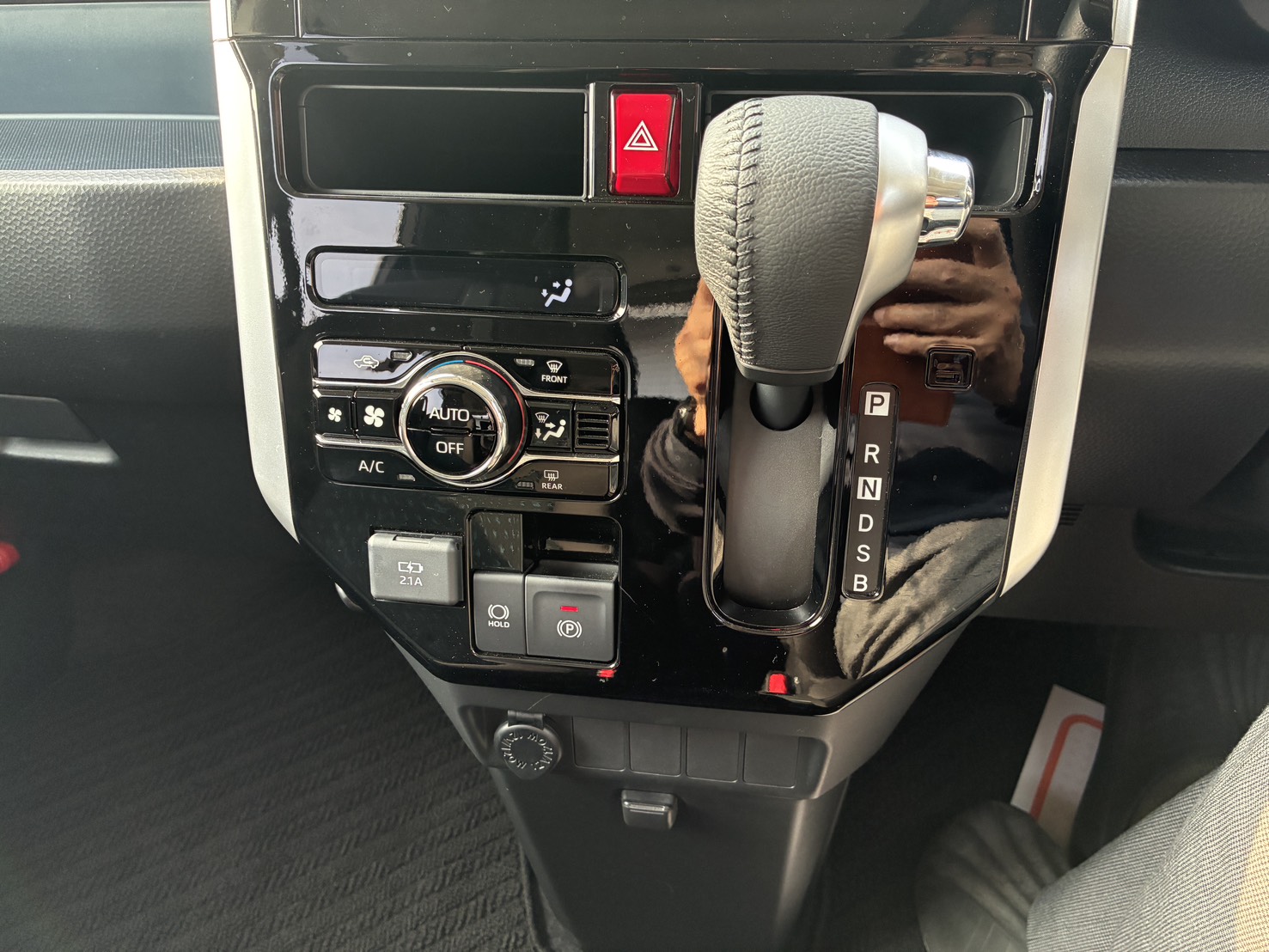 トヨタ ルーミー 1.0 カスタム G