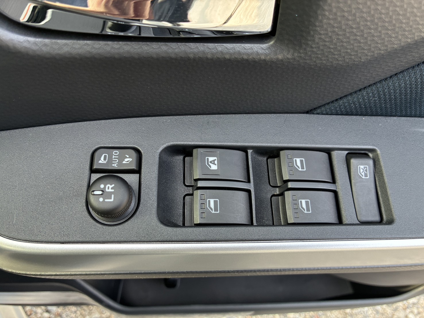 トヨタ ルーミー 1.0 カスタム G